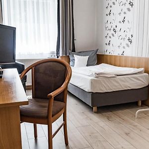 Zimmer mit Kingsize-Bett